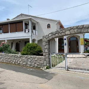 Tesmija Apartment