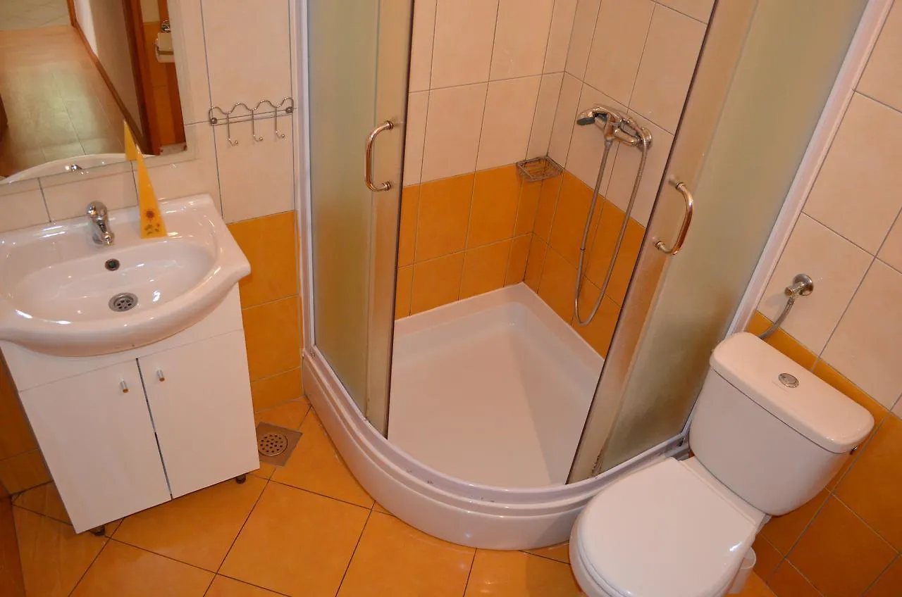 Apartments Sersic Baska I 0*, 巴斯卡 克罗地亚