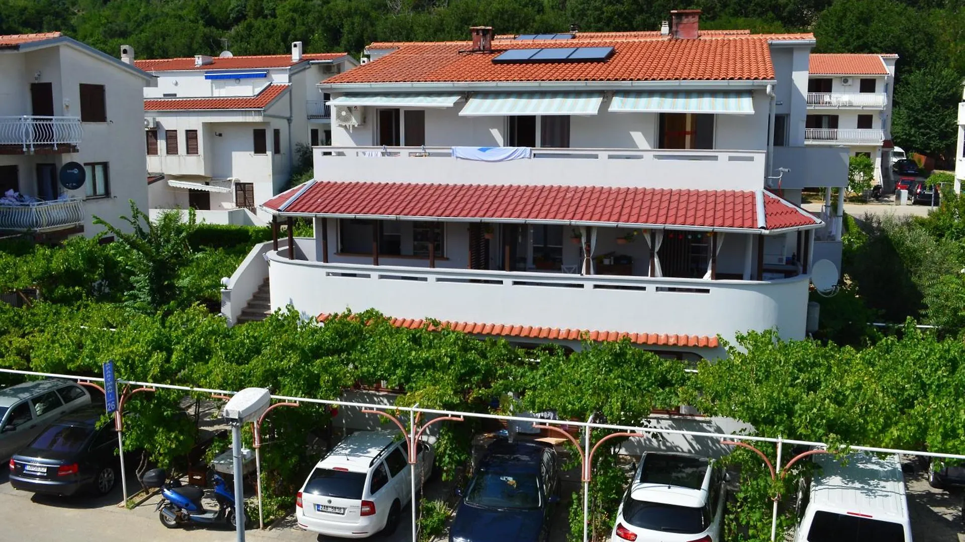 Apartments Sersic Baska I
